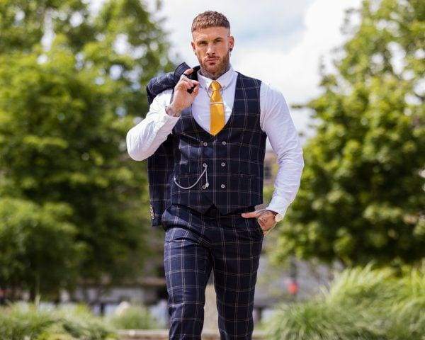 Cavani Hardy Navy Check Waistcoat - 34R - Suit & Tailoring