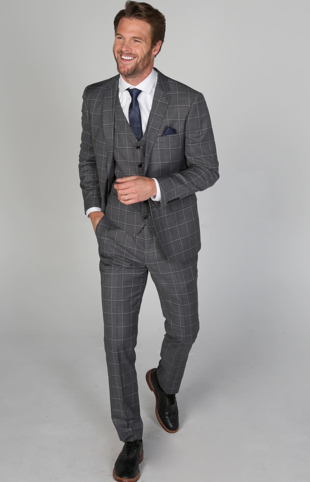 Hobbs Grey Men’s Three Piece Suit